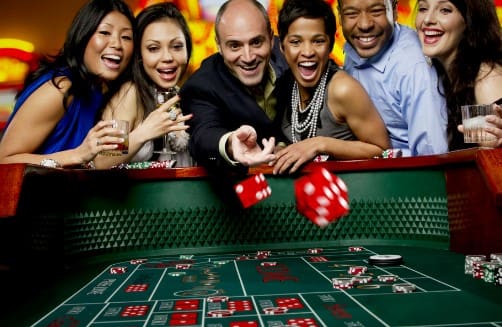 Live Dealer Casino Guide: Compare Live Blackjack and Roulette, Real-Time Dealers, Player Chat, Streaming Quality and No-Download Casino Play